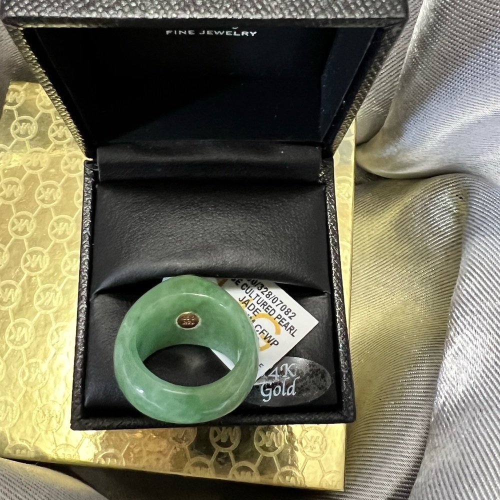 Pearl Jade Ring - Picture 2 of 3